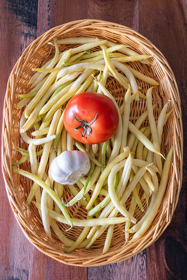 yellow wax beans tomatoes garlic