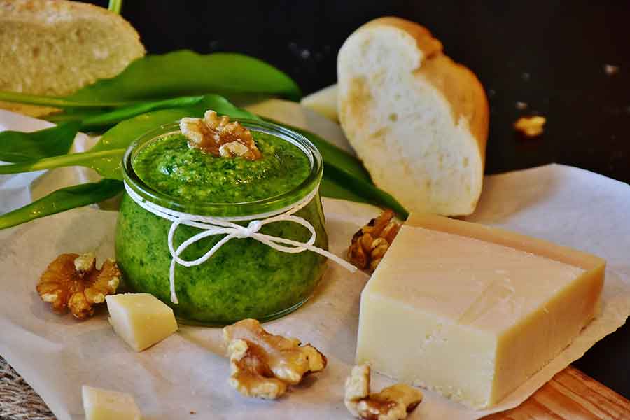 WALNUT PESTO