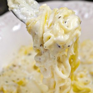 Zucchini Noodles With Alfredo Sauce – Gluten Free