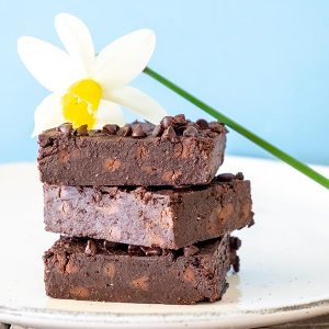 Gluten-Free Chickpea Date Fudge Brownies