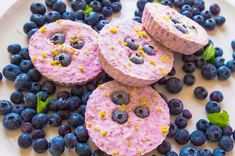 MINNI KETO BLUEBERRY CHEESECAKES