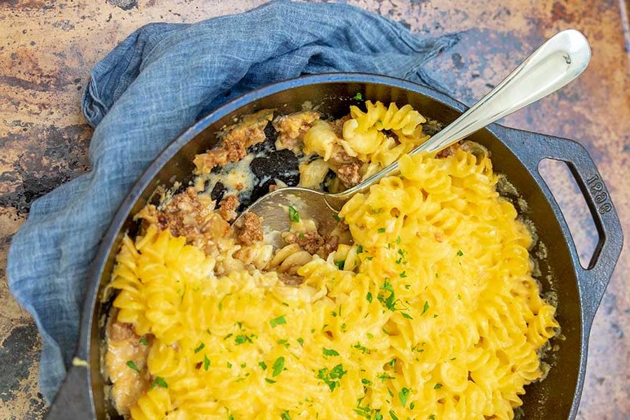 cheeseburger Mac and cheese with ground beef