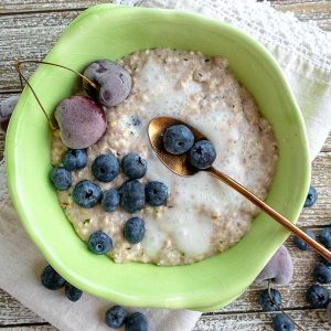 Gingerbread Overnight Oats with Chia & Hemp