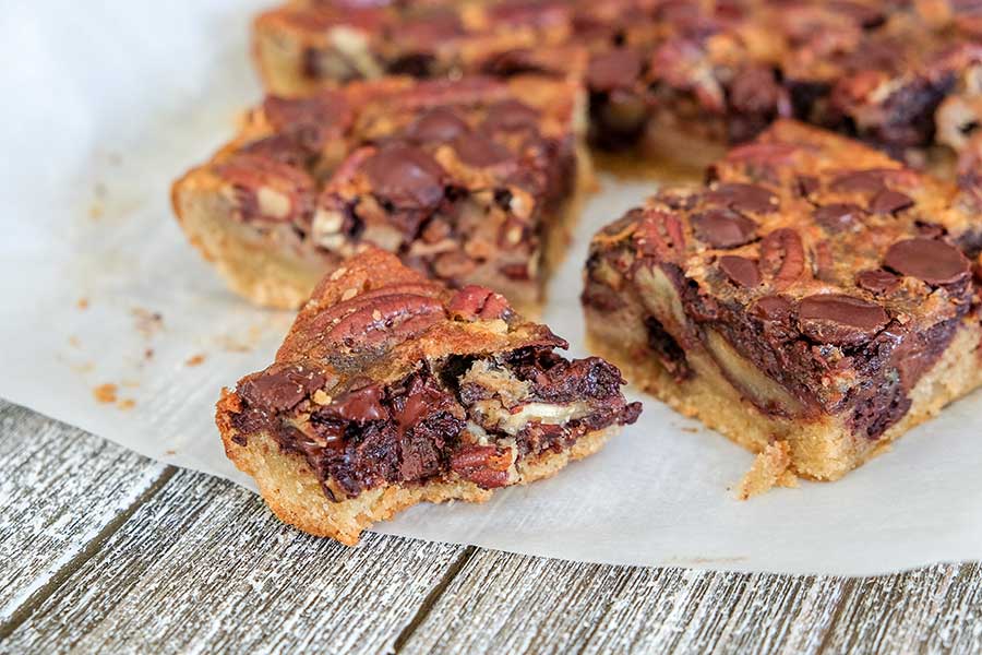 gluten-free chocolate pecan shortbread squares 