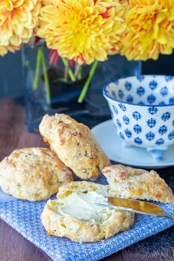 gluten free ham and cheese biscuits |onlyglutenfreerecipes.com