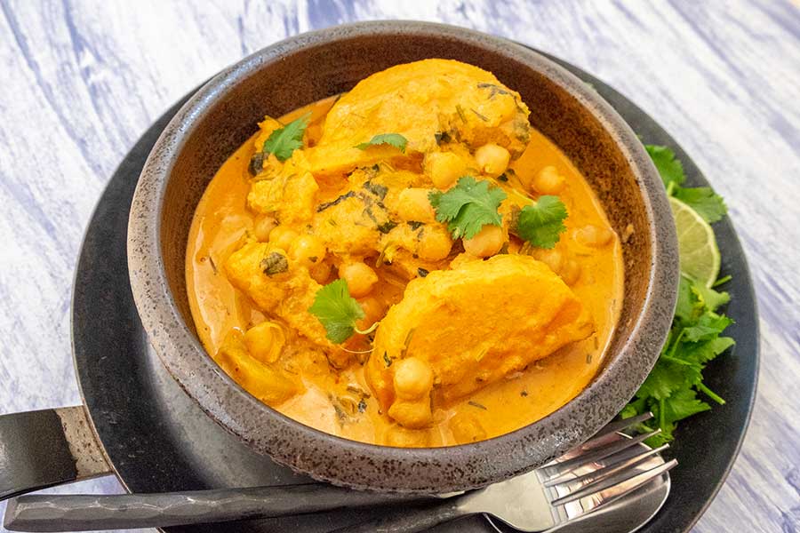Thai red curry with chickpeas in a bowl