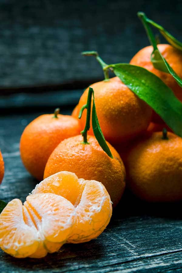 mandarins and a halved mandarin