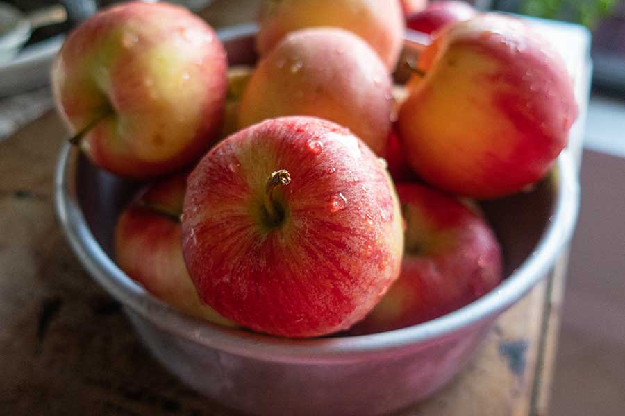 apples in a bowl