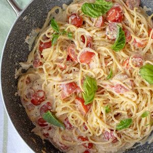15 Minute Gluten-Free Pasta With Garlic Ricotta & Tomatoes