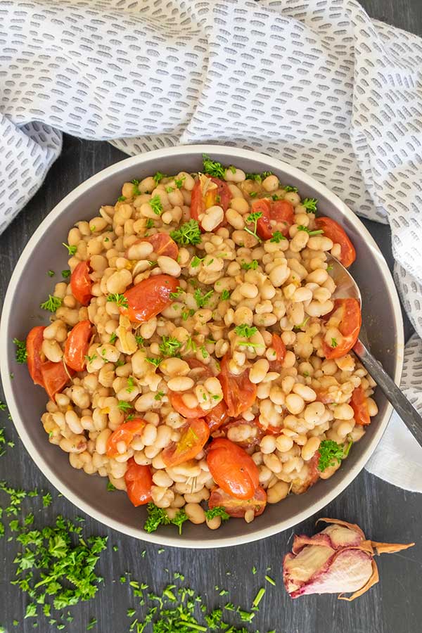 White Beans with Tomatoes and Garlic