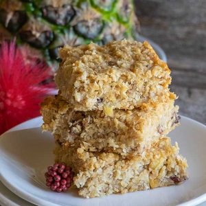 Oatmeal Squares With Pineapple and Coconut (Gluten-Free)