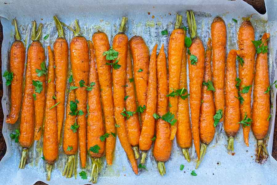 roasted maple ginger carrots