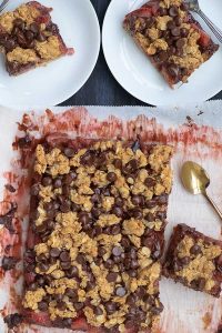 strawberry oatmeal bars with chocolate, gluten free