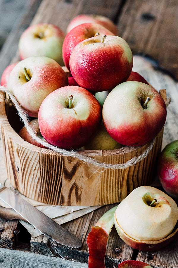 apples in a crate