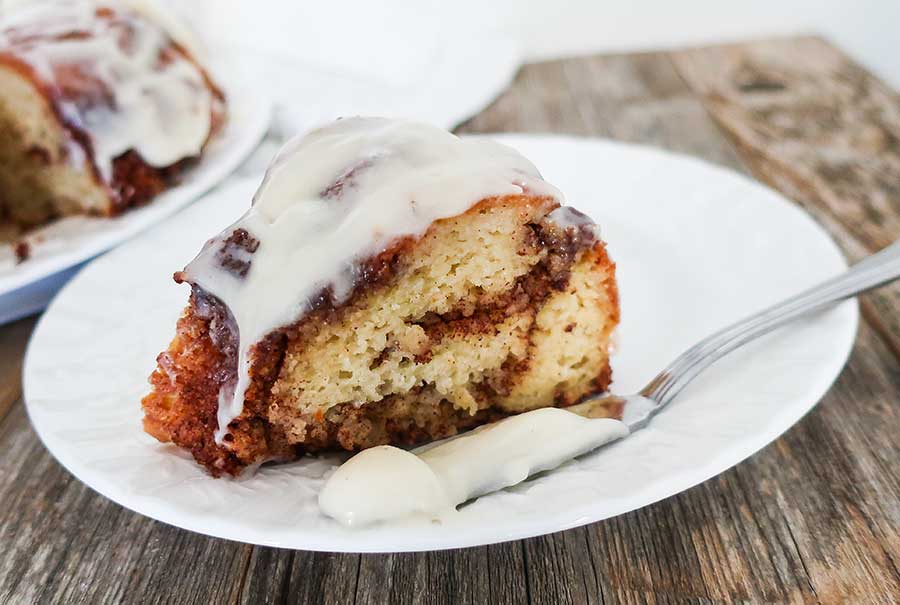 cinnamon roll cake