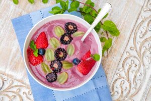 breakfast smoothie power bowl