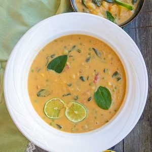 Vegan Potato and Spinach Curry Soup