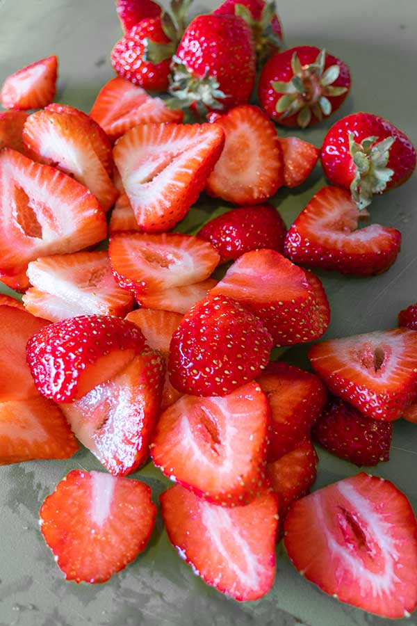 sliced strawberries