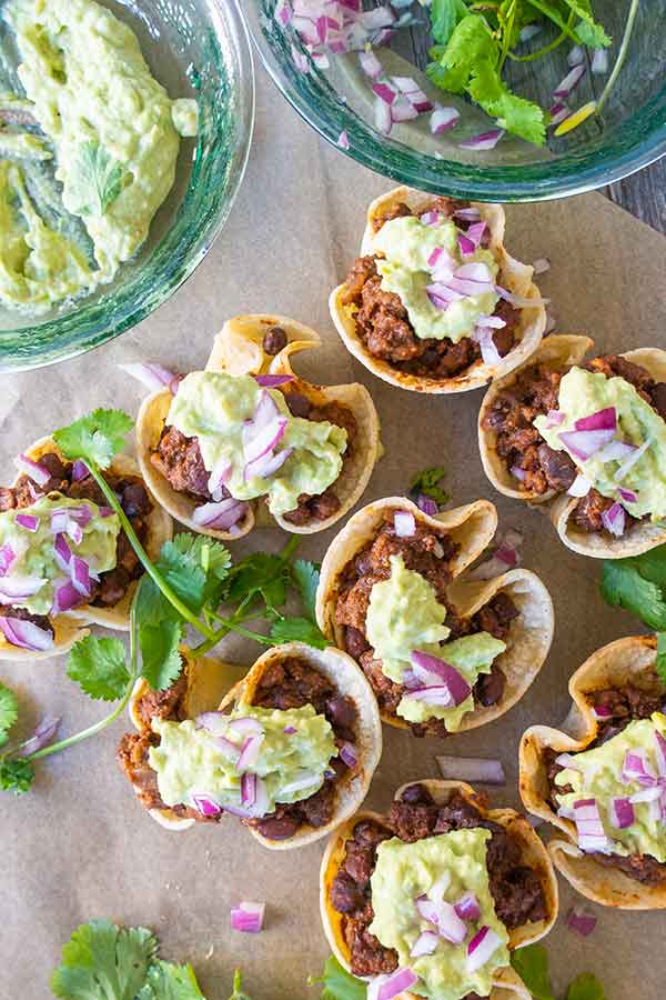 beef chili cups with toppings