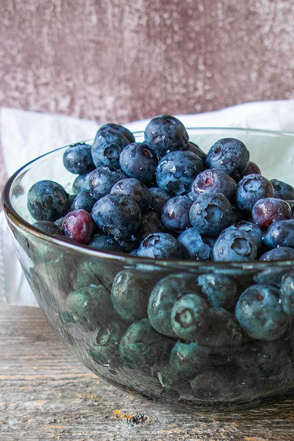 fresh blueberries in a bowl