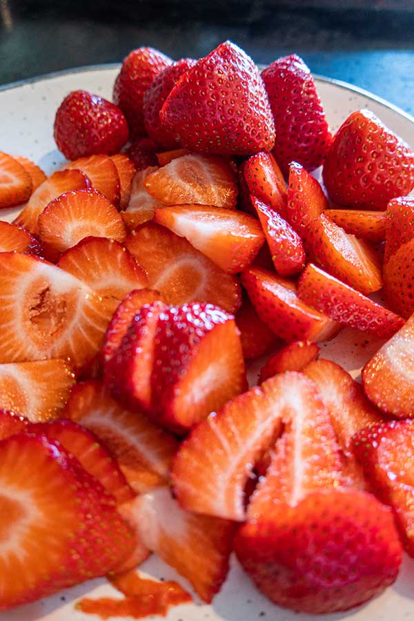 sliced strawberries