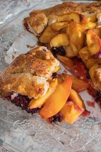 slice of gluten free blackberry peach gallette