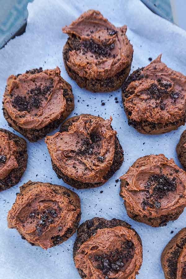 overview of oreo crumble cookies on a baking sheet