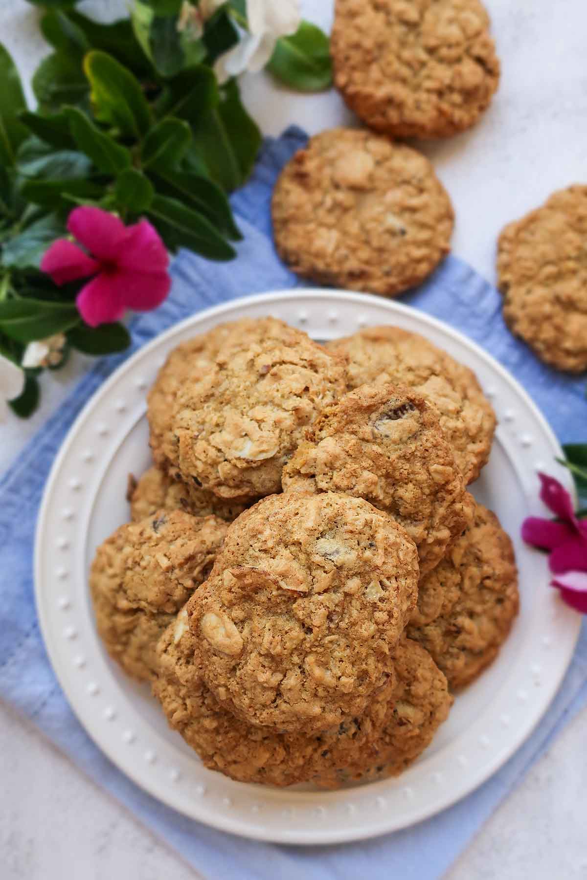 overview of stacked cookies on a plate