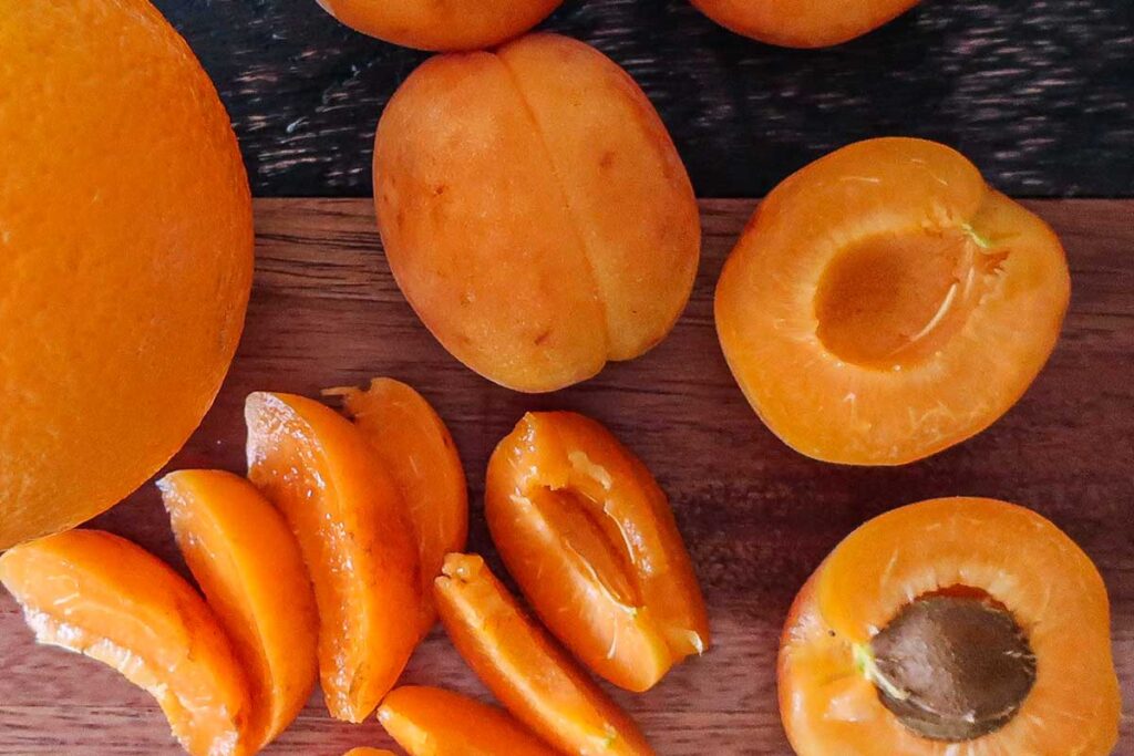 sliced apricots