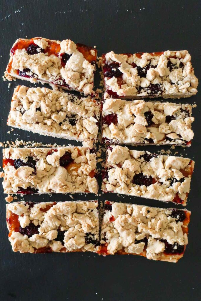 8 sliced crumble bars