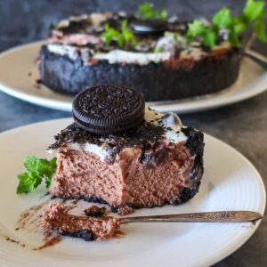 Triple Chocolate Oreo Cookie Cheesecake – Gluten Free