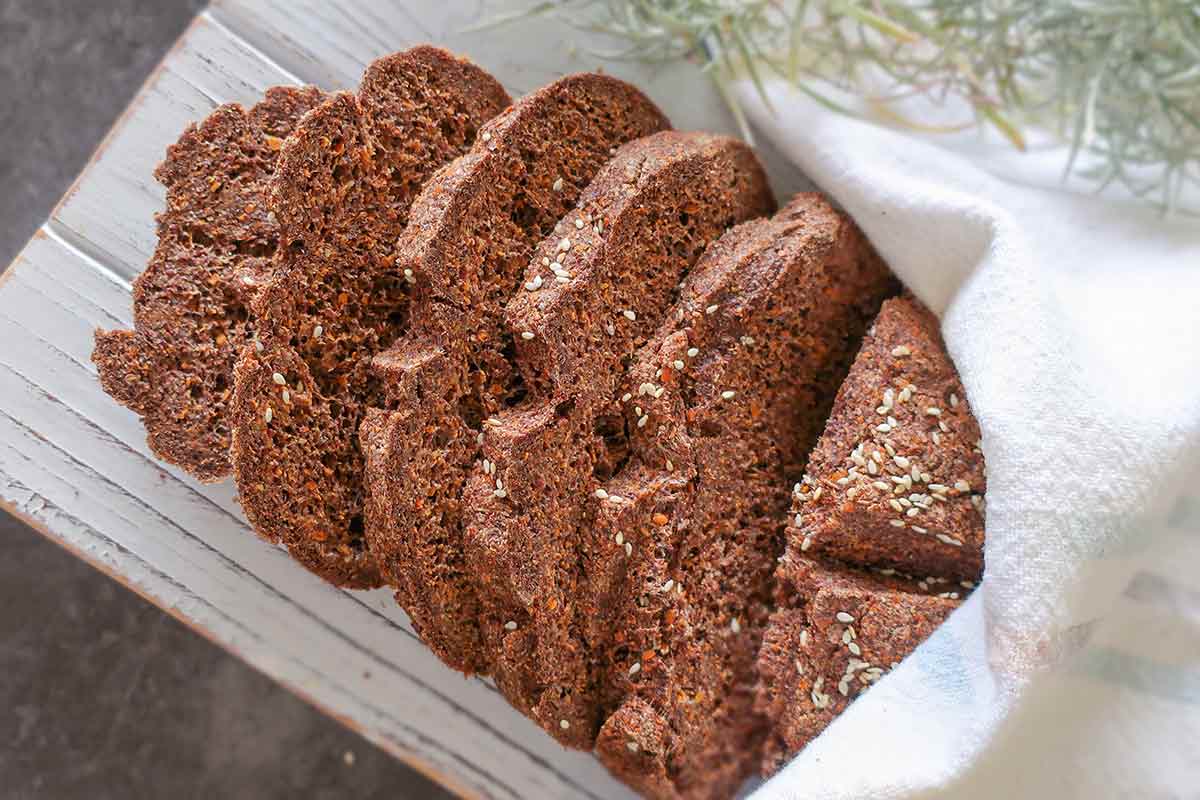 close up of sliced 4 ingredient flaxseed bread