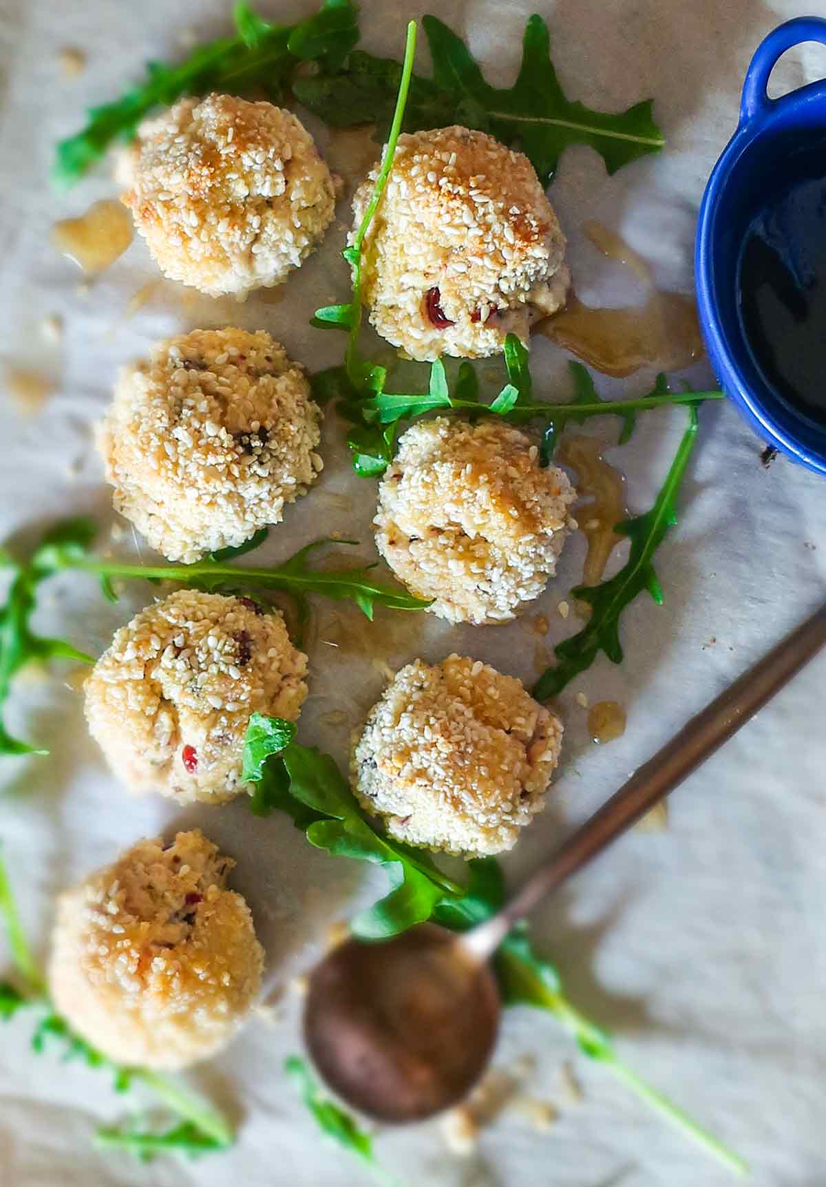overiew of baked goat cheese balls