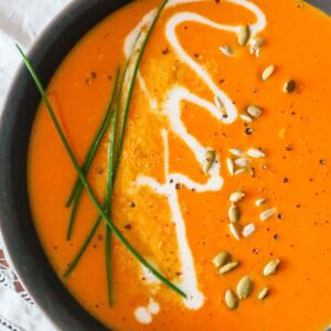 30-Minute Thai Carrot Soup – Vegan