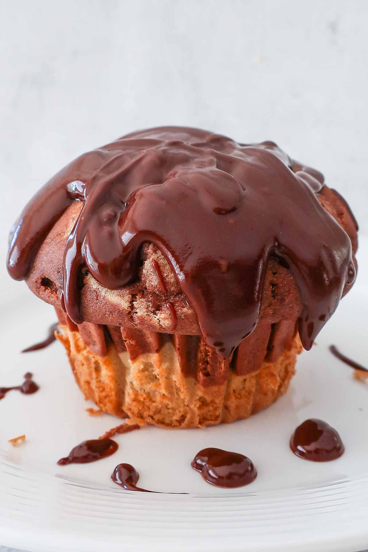 BANANA CHOCOLATE MARBLE BLENDER MUFFIN WITH CHOCOLATE GLAZE