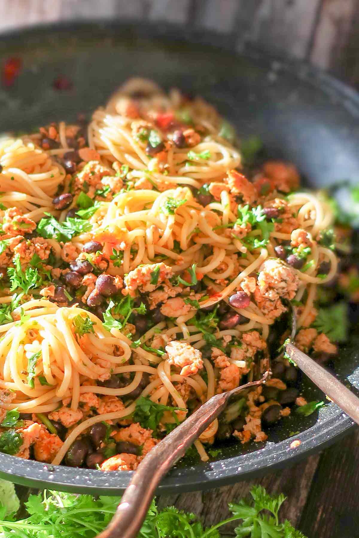 spaghetti quattro in a skillet