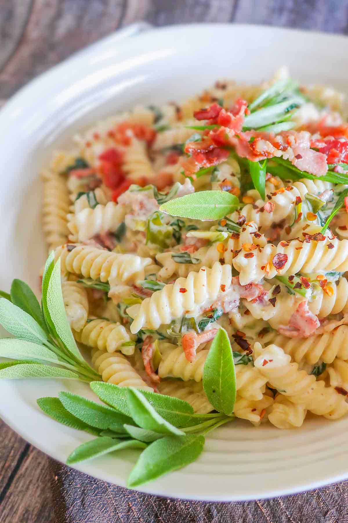 gluten free bacon and spinach cream cheese pasta