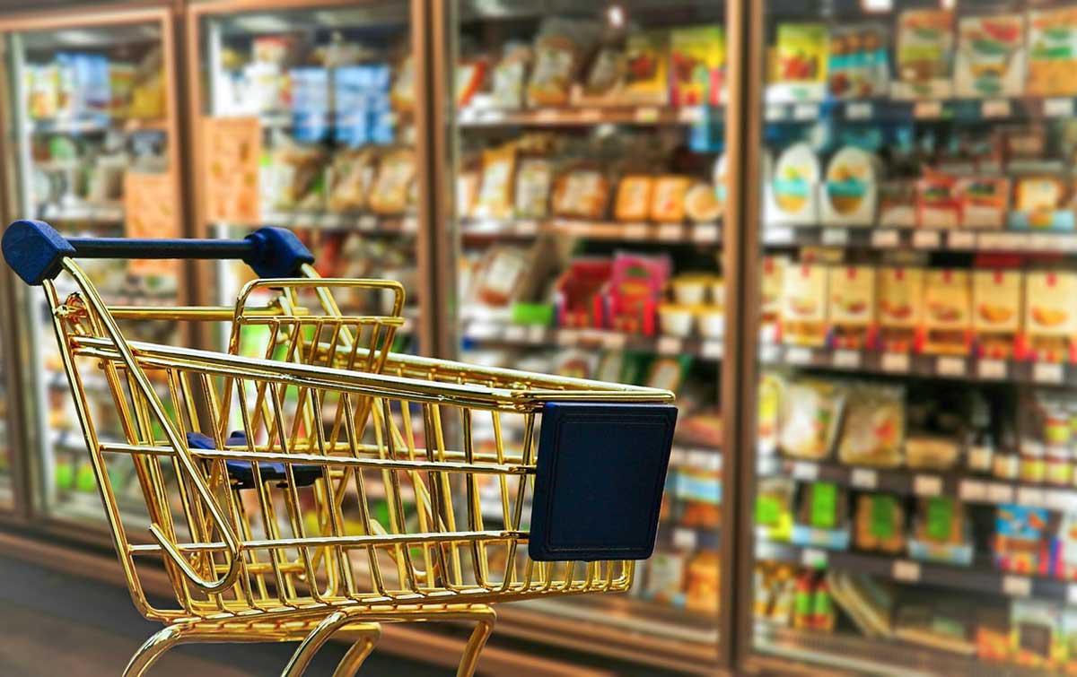 empty shopping cart in a grocery store