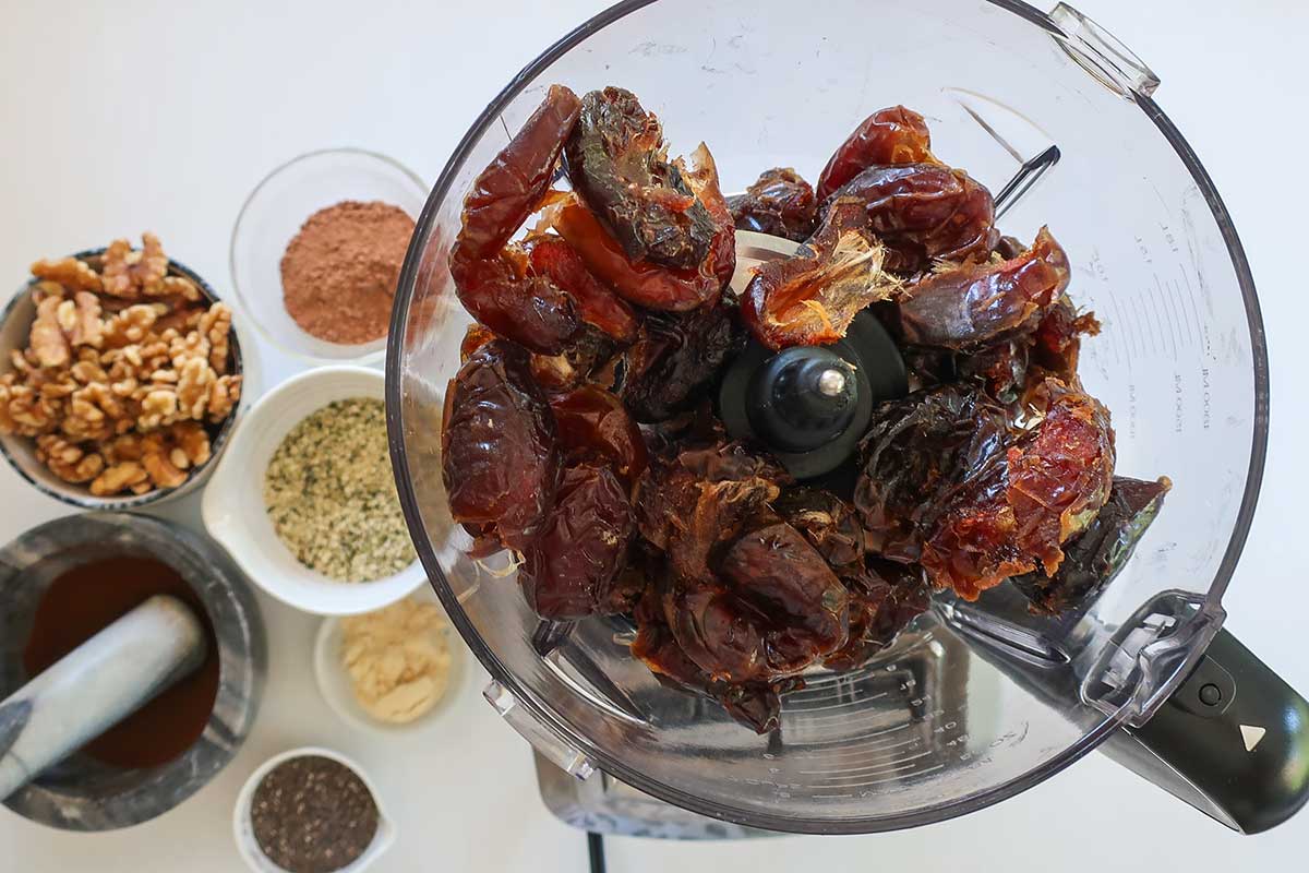 dates and vanilla in a food processor before blending